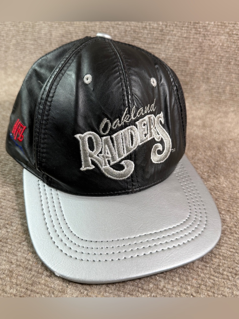 Vintage 90s Los Angeles Raiders Snapback Hat Black & Silver Leather Script 1990s